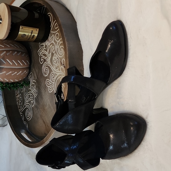 Aerosols Mary Jane approx 3.5 in heel. Size 8. - Picture 6 of 10